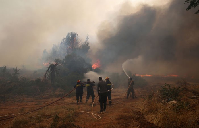 Из-за пожаров закрывали крупный пограничный пункт между Грецией и Северной Македонией