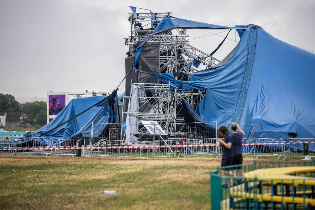 Не менее 15 пострадавших: шторм с сильным ветром прервал крупнейший музыкальный фестиваль Словакии