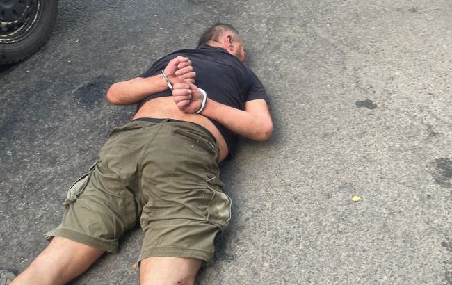 На Закарпатье водитель с ножом напал на пограничника на КПП