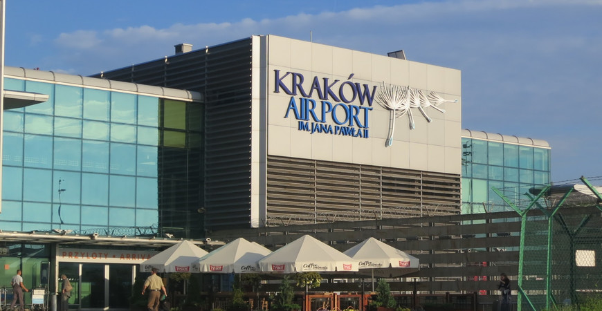 Аэропорт Кракова временно приостановил все рейсы из-за &#171;чрезвычайной ситуации&#187;