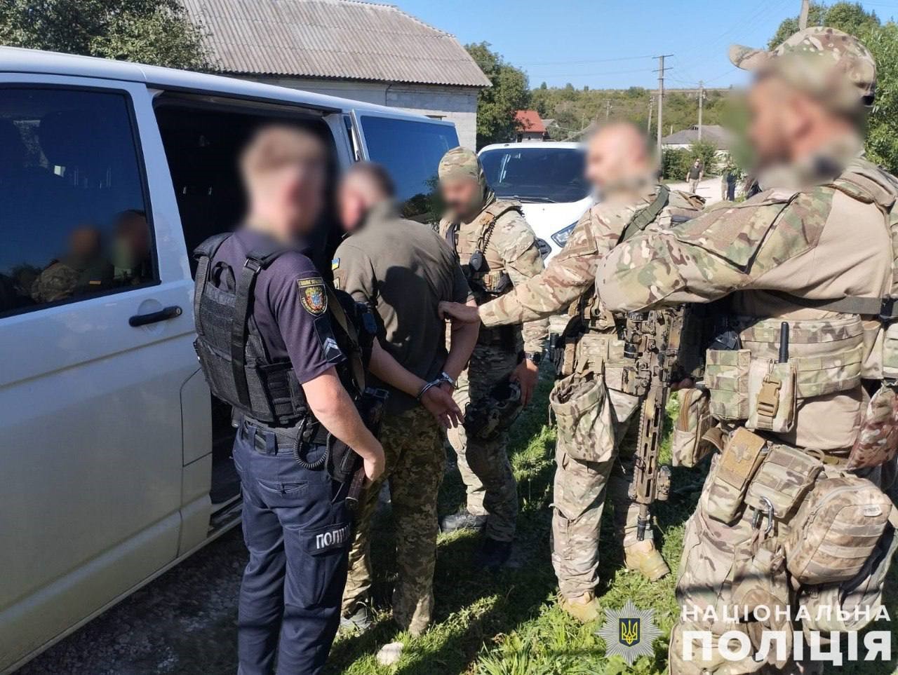 Мужчина в военной униформе стрелял в людей на Тернопольщине: есть убитые и раненые