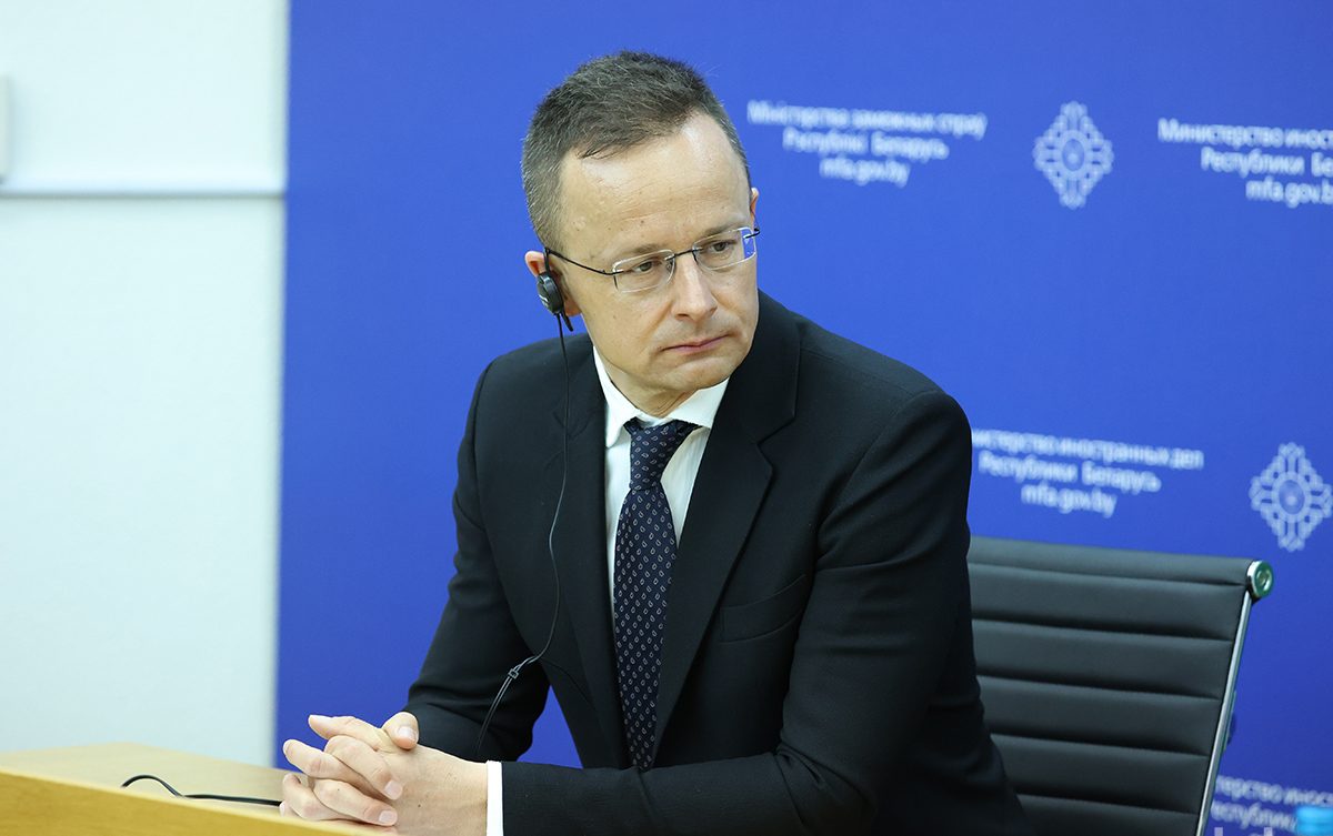 Венгрия примет решение о продлении санкций против РФ после консультаций с США