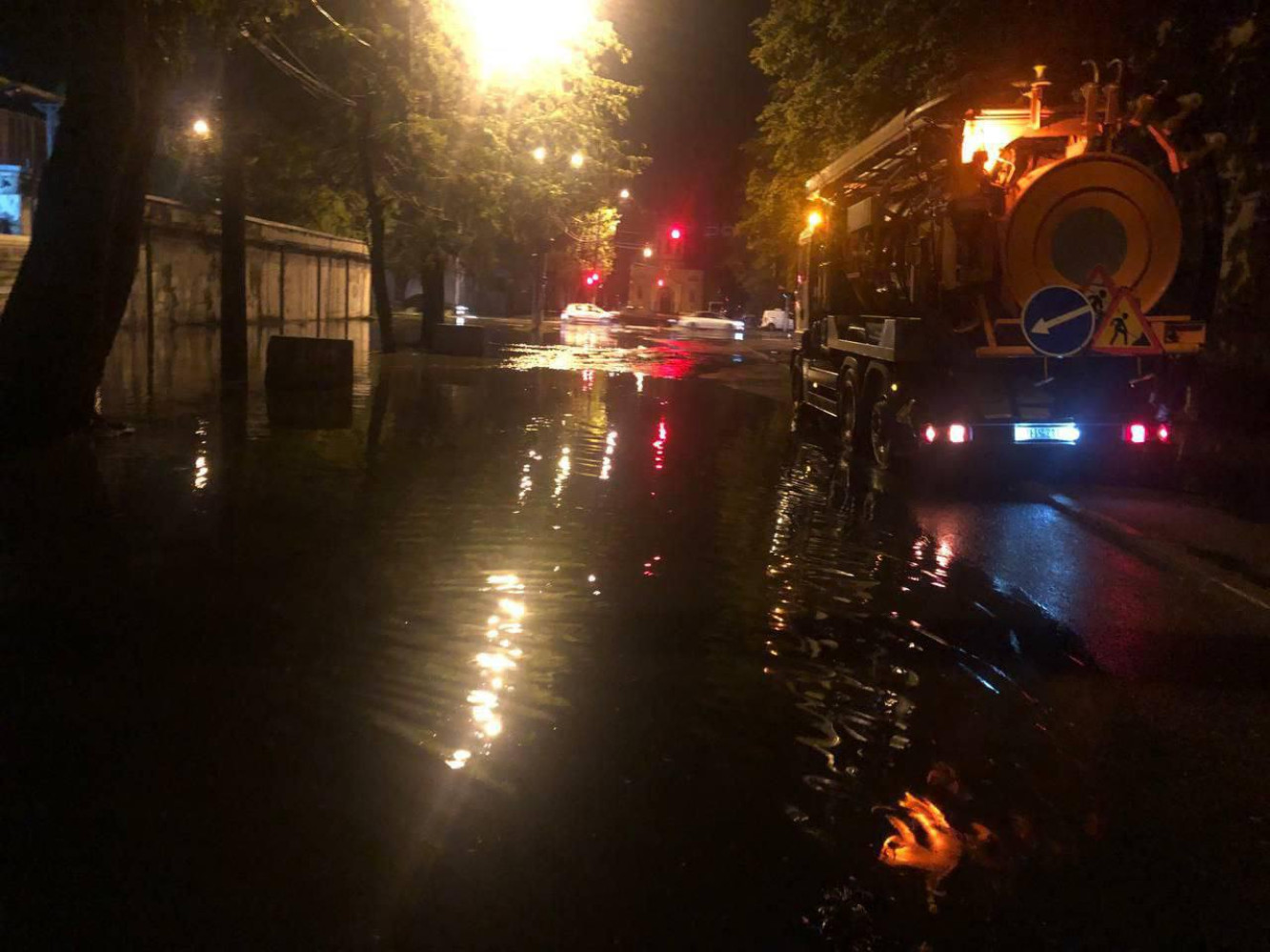 В Одессе после ливневого дождя был затруднен проезд транспорта: последствия стихии