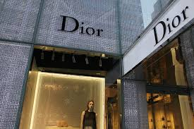 Компания Christian Dior снова регистрирует торговую марку в РФ