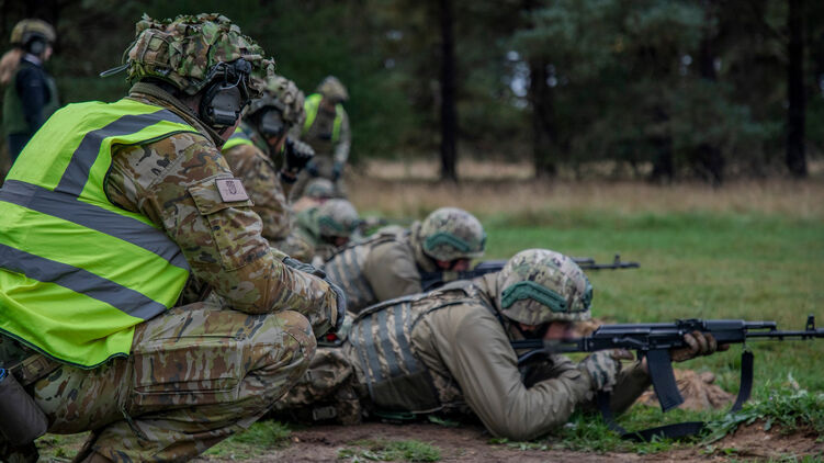 В Польше в среднем дезертирует в месяц 12 украинских военных, приехавших на обучение &#8212; FT