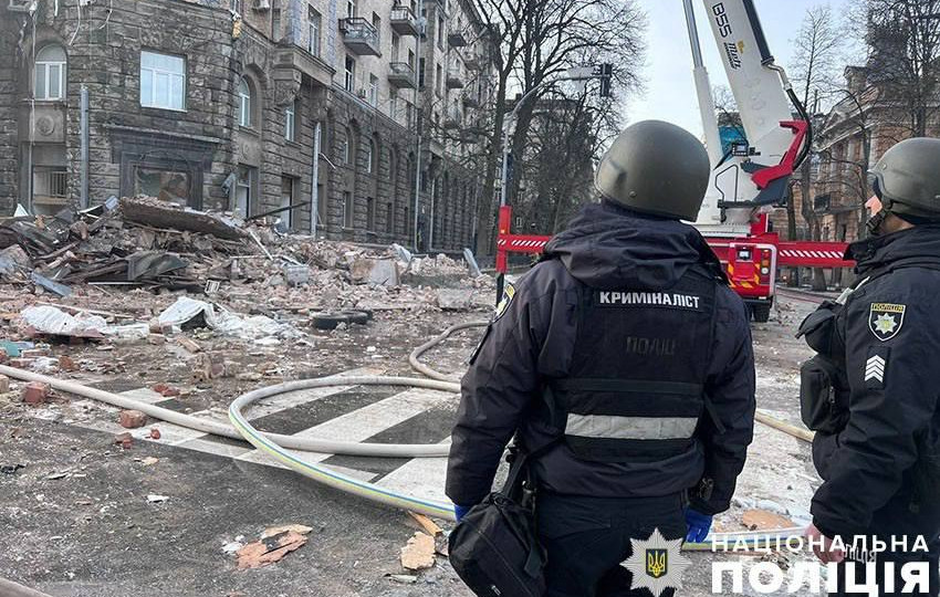 На Печерске в Киеве нашли тело женщины после атаки дронов