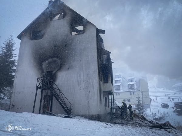 На горнолыжном курорте Драгобрат горел отель