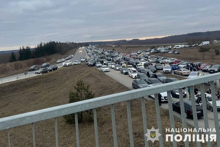 Полиция ищет организаторов несанкционированных автогонок вблизи Тернополя