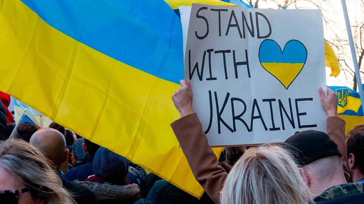 24 февраля 2022 года РФ осуществила вторжение в Украину: 22 февраля 2025 в 70 странах пройдет акция, чтобы напомнить об этом
