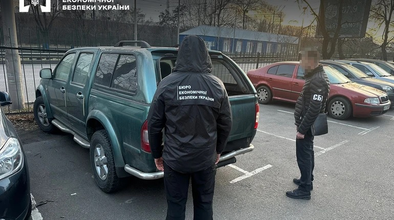 БЭБ разоблачило схему нелегального ввоза авто для ВСУ