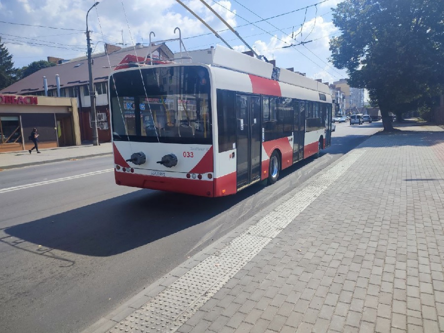 На центральных улицах Луцка во время минуты молчания будут останавливать транспорт