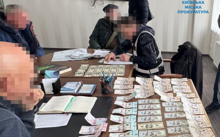 После 400 долларов взятки за оформление машины с морепродуктами будут судить чиновника Госпродпотребслужбы