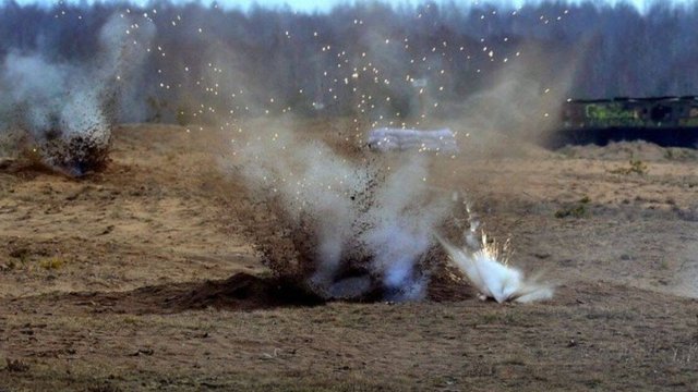 На ферму в Черниговской области россияне сбросили взрывчатку: есть погибшие