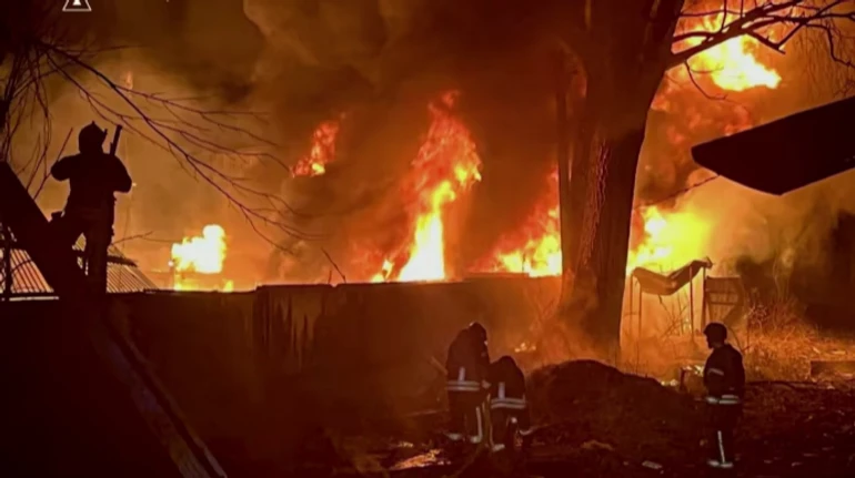 В ходе атаки РФ на Днепропетровщине повреждены дома, АЗС и автомобили &#8212; ОВА