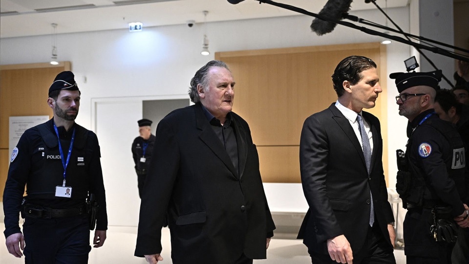 Актера Жерара Депардье во Франции признали виновным по делу о сексуальных домогательствах