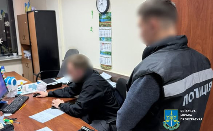 В Киеве сотрудники налоговой незаконно продавали информацию из служебных баз данных