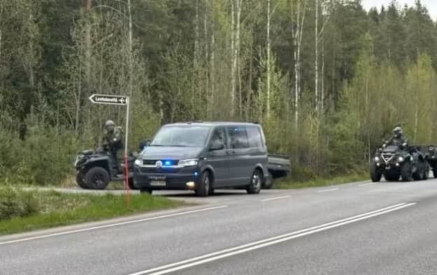 В Финляндии столкнулись и разбились два гражданских вертолета с 5 людьми на борту