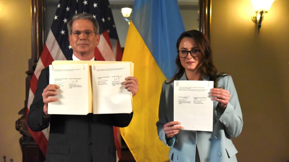 Стали известны подробности тайных документов по сделке о недрах