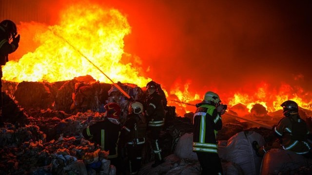 Спасатели ГСЧС ликвидировали пожар в Сумской области, возникший из-за атаки дронов РФ