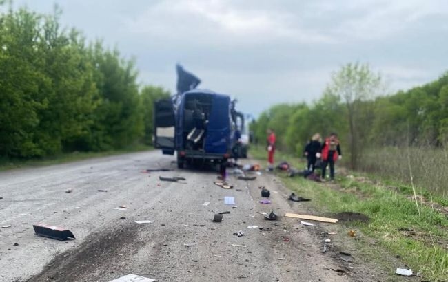17 мая на Сумщине объявлен траур из-за удара РФ по эвакуационному автобусу и гибели людей