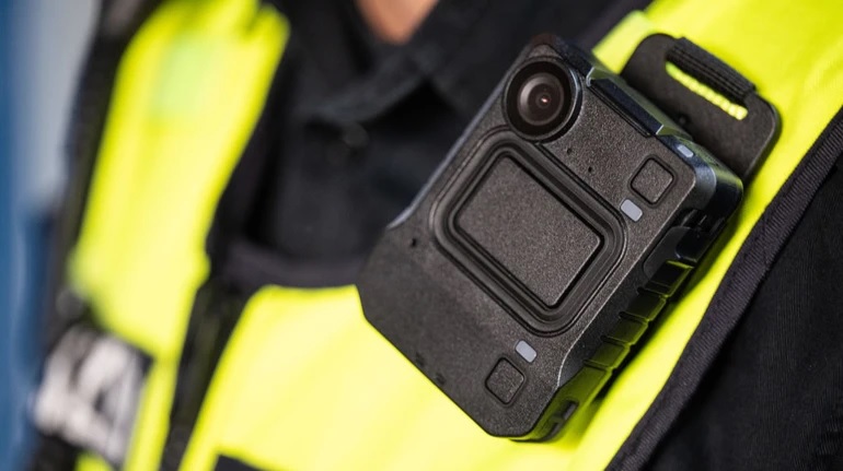 Украинские таможенники будут применять бодикамеры на всех пунктах пропуска