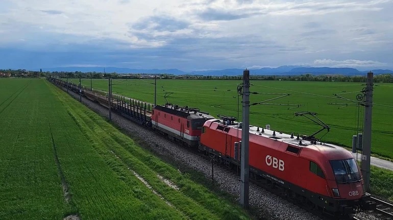 &#171;Укрзализныця&#187; начала получать австрийские рельсы для ремонта колеи