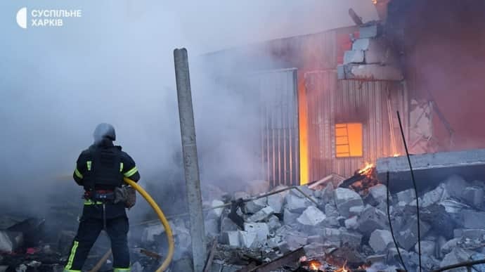 Двое погибших, 18 раненых: РФ атаковала Харьков и область из различного вооружения