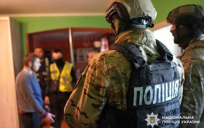Нацполиция Украины проводит более 500 обысков в связи с нелегальным оборотом оружия