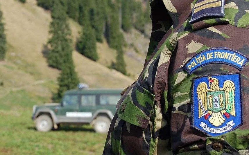Румынские пограничники конфисковали 1,4 млн долларов у супругов украинцев, которые спрятали деньги под одеждой