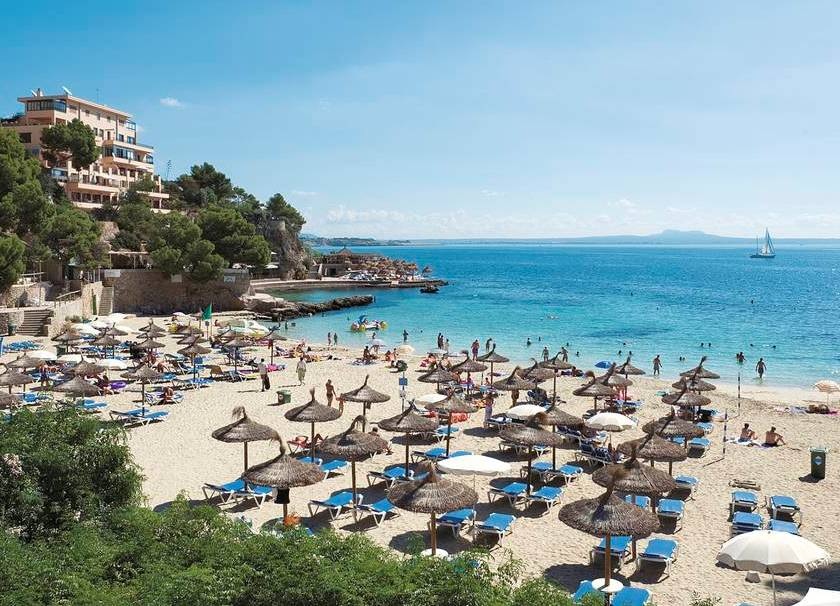 На Майорке ввели новые жесткие запреты для туристов: вероятны штрафы и аресты