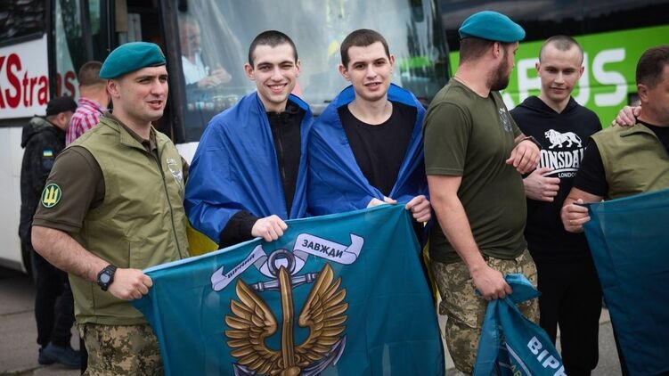 Украина и РФ провели новый обмен военнопленными: среди освобожденных &#8212; защитники Мариуполя, бойцы ВСУ, Нацгвардии и Госпогранслужбы