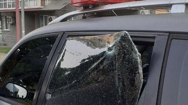 РФ атаковала дронами Киев: повреждено авто полиции, ранен полицейский