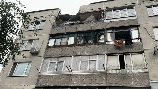 РФ выпустила по Украине более 300 ударных дронов и более 30 ракет, есть погибшие и разрушения