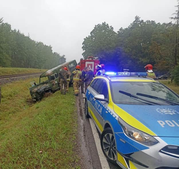 В Польше военный автомобиль попал в ДТП, есть пострадавшие