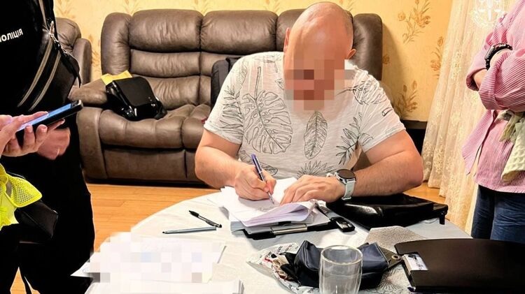 В Днепре адвокат предлагал 100 тысяч долларов за убийство свидетелей по делу своего отца, связанного с криминалом
