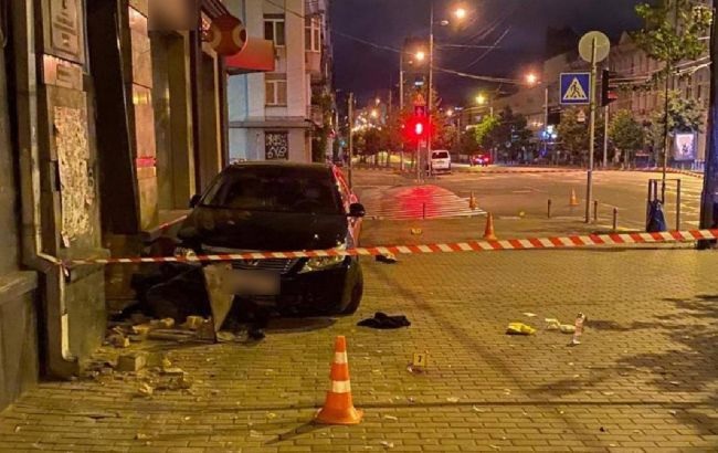 В Киеве сотрудник прокуратуры на пешеходе сбил женщину, она скончалась