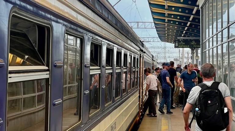 Киевская электричка возобновила движение по всему кольцу