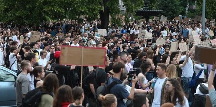 В крупнейших городах Украины сегодня снова собирают митинги против ограничения полномочий НАБУ