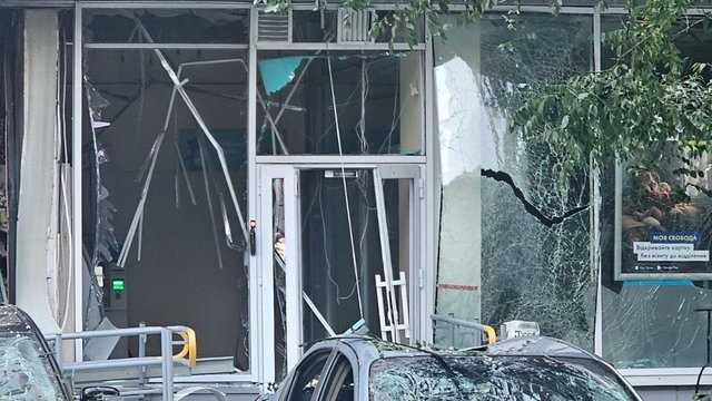 РФ обстреляла Одессу, повреждено здание &#171;Ощадбанка&#187;