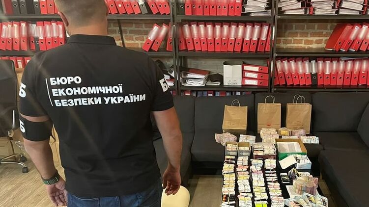 Могут посадить любого бизнесмена: в чем важность БЭБ для политической ситуации в Украине