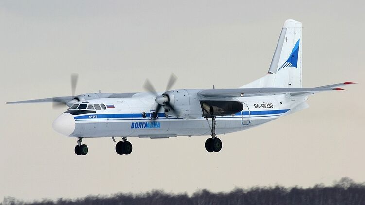 В РФ разбился пассажирский самолет: на борту находились 49 человек