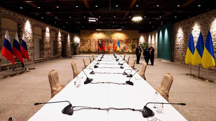 Украинская делегация отправилась в Стамбул на переговоры с РФ