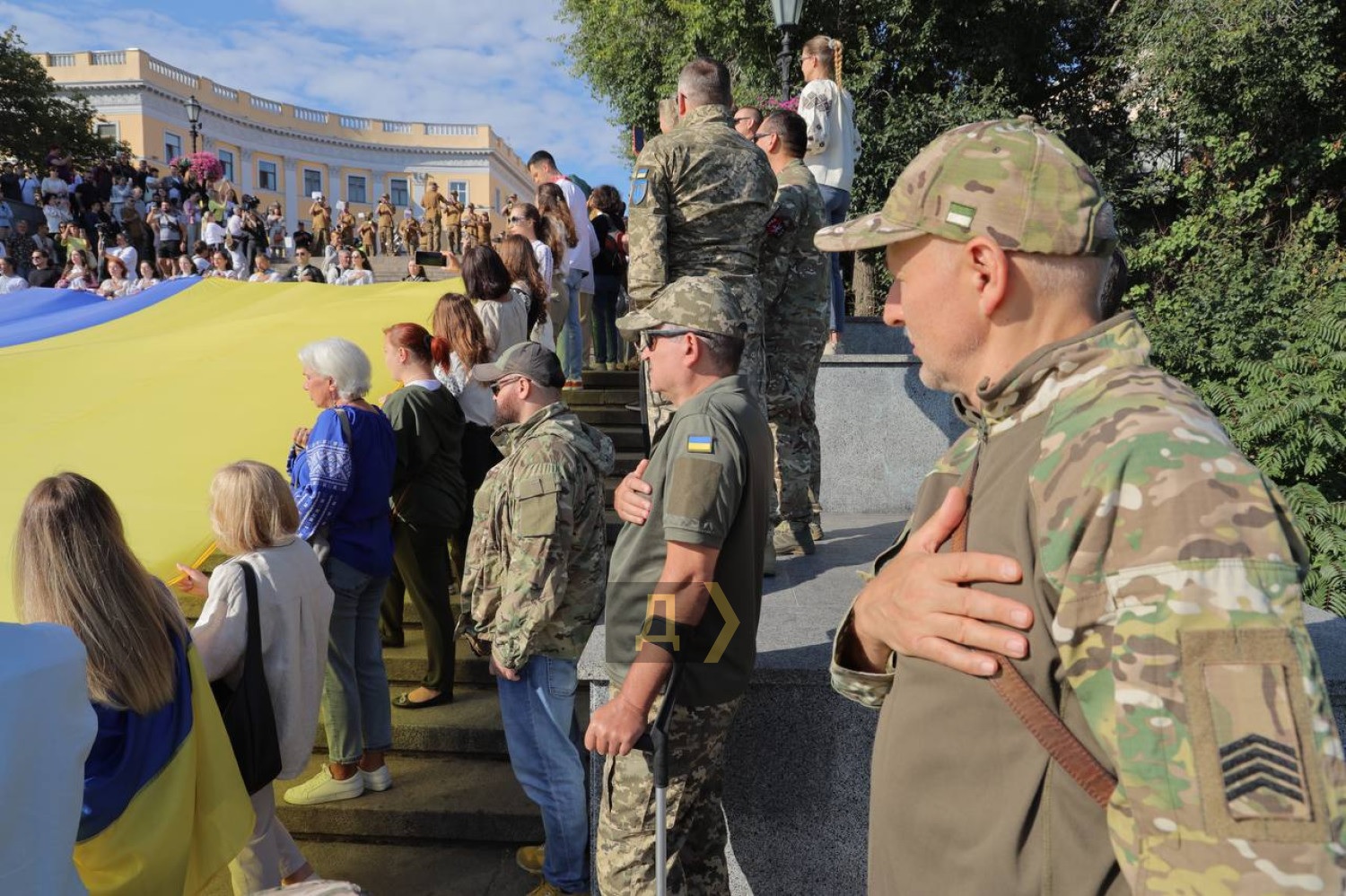 В Одессе подняли огромный флаг в День Независимости Украины: это первое масштабное мероприятие за годы войны