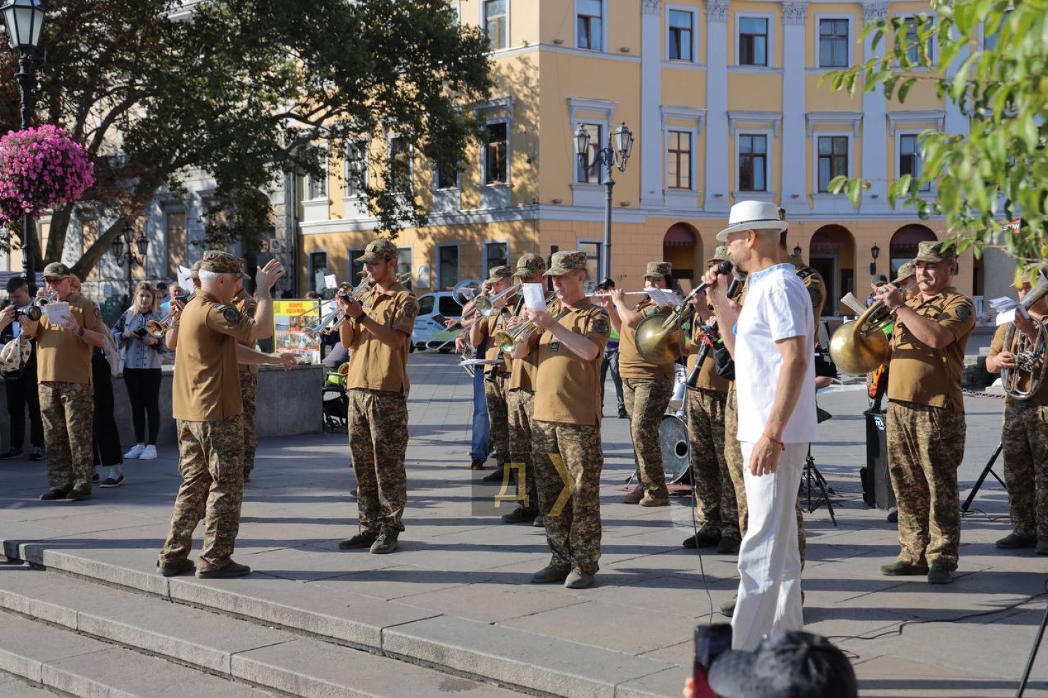 В Одессе подняли огромный флаг в День Независимости Украины: это первое масштабное мероприятие за годы войны