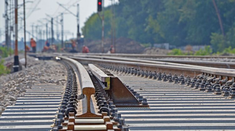 Германия построила железную дорогу через Польшу для переброски в Украину военных и техники