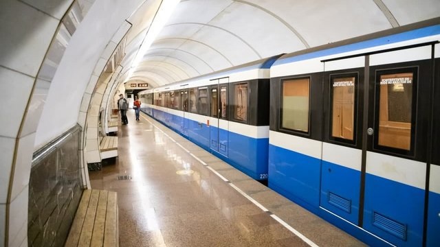 В метро Киева появились тактильные индикаторы – для чего они