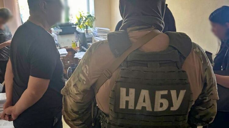 НАБУ провело обыски у ряда представителей СБУ в связи с судом по Приватбанку и Коломойскому &#8212; СМИ