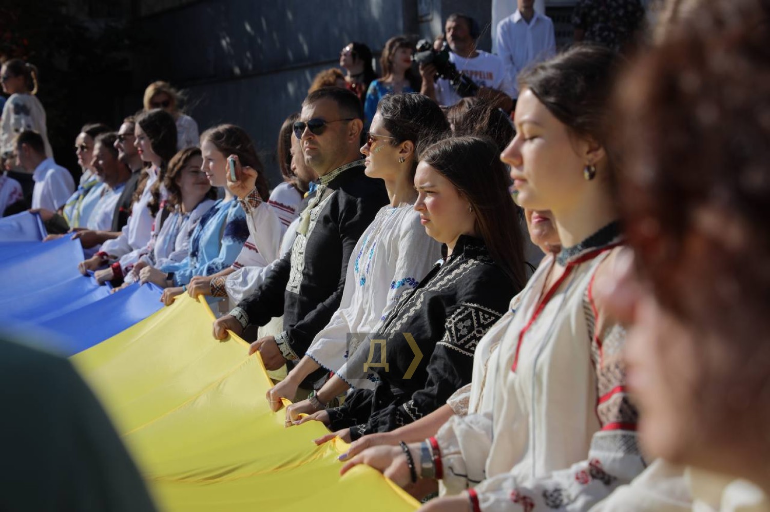 В Одессе подняли огромный флаг в День Независимости Украины: это первое масштабное мероприятие за годы войны