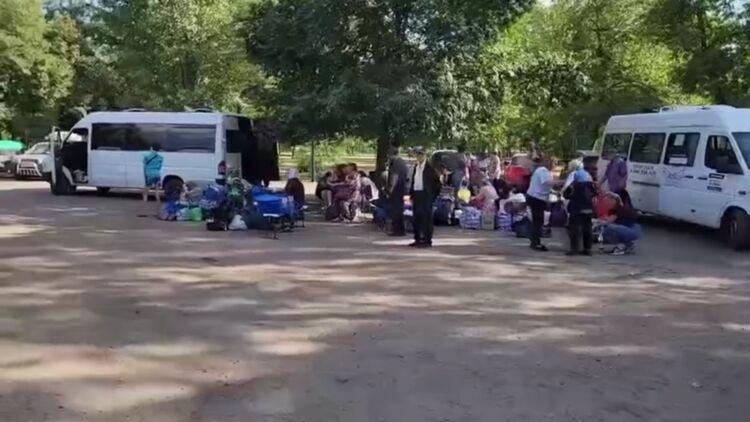 В Павлограде произошел коллапс в центрах приема беженцев после прорыва войск РФ к Доброполью &#8212; волонтеры