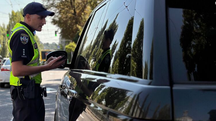 Полиция в Киеве оштрафовала военных, которые ехали на авто Land Rover якобы сбивать &#171;шахеды&#187;